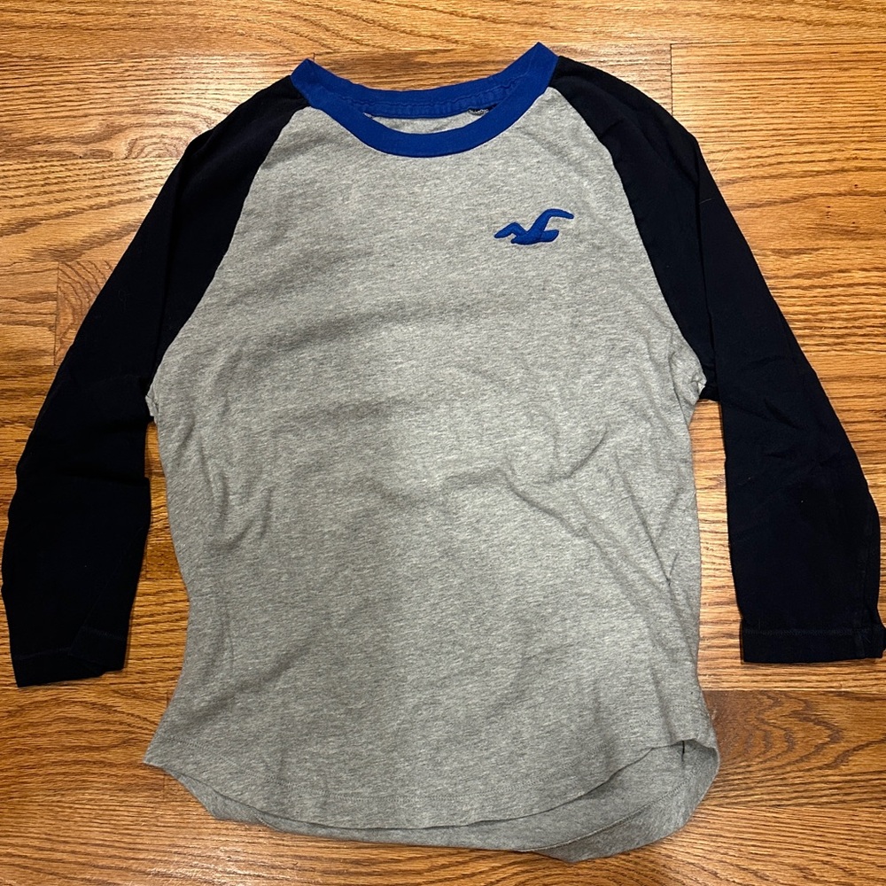 Hollister Gray, Navy and Blue Raglan Shirt